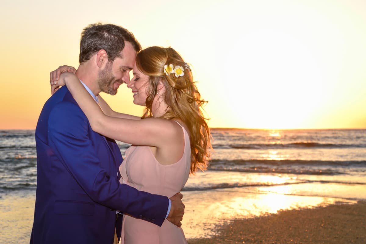 Timeless wedding photograph that will age beautifully